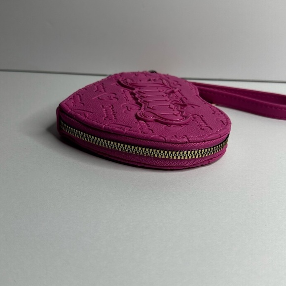Juicy Couture Hot Pink Wallet Heart Zip Around w Wristlet - Picture 8 of 11